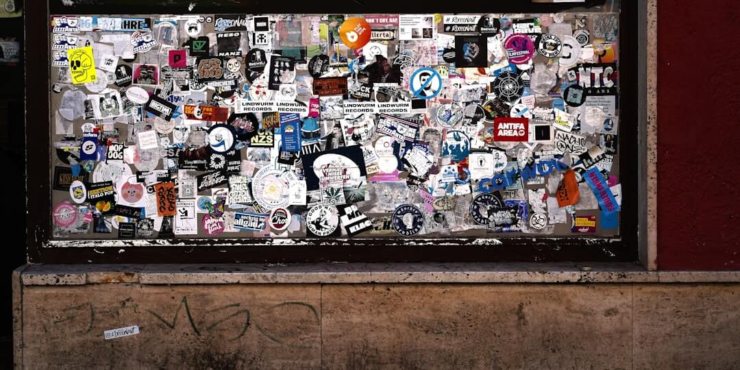 Mehr über den Artikel erfahren Posting ohne Selbstdarstellung: Wie Inhalte Autorität aufbauen